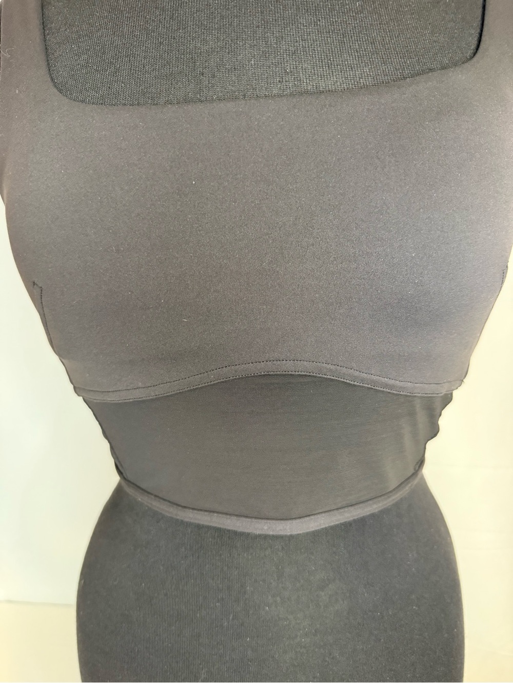 Lululemon Wunder Train Mesh Panel Tank Top Black Size 6 Cropped Built-in Bra - Picture 2 of 6